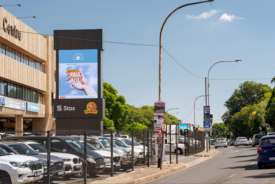 OUTDOOR DIGITAL SIGNAGE OUTDOOR DIGITAL SIGNAGE