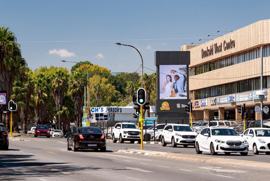 OUTDOOR DIGITAL SIGNAGE OUTDOOR DIGITAL SIGNAGE