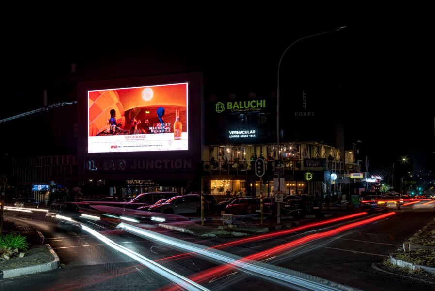 OUTDOOR DIGITAL SIGNAGE OUTDOOR DIGITAL SIGNAGE